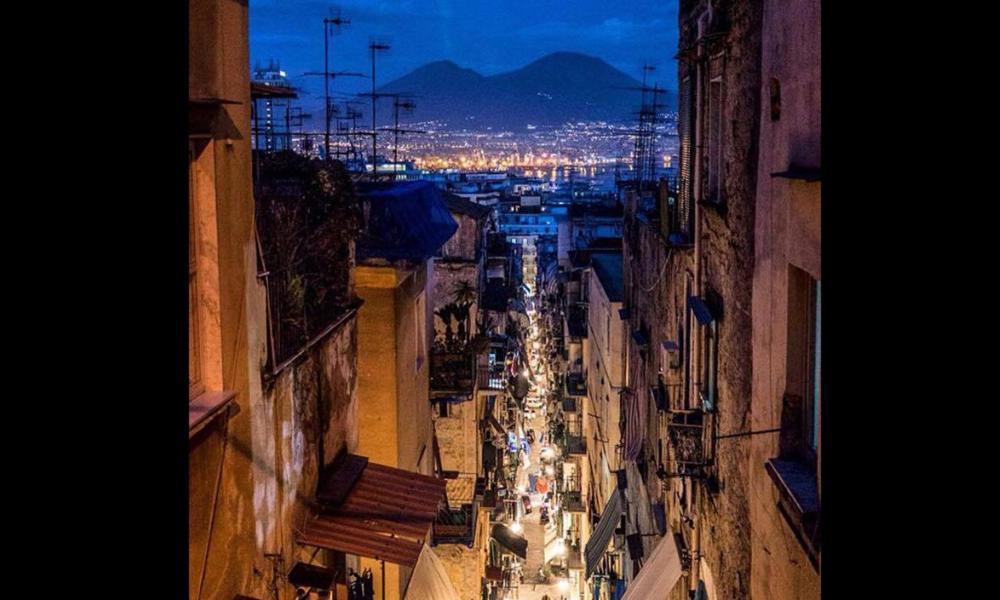 Napoli Sottosopra Chiaia Apartment Exterior photo
