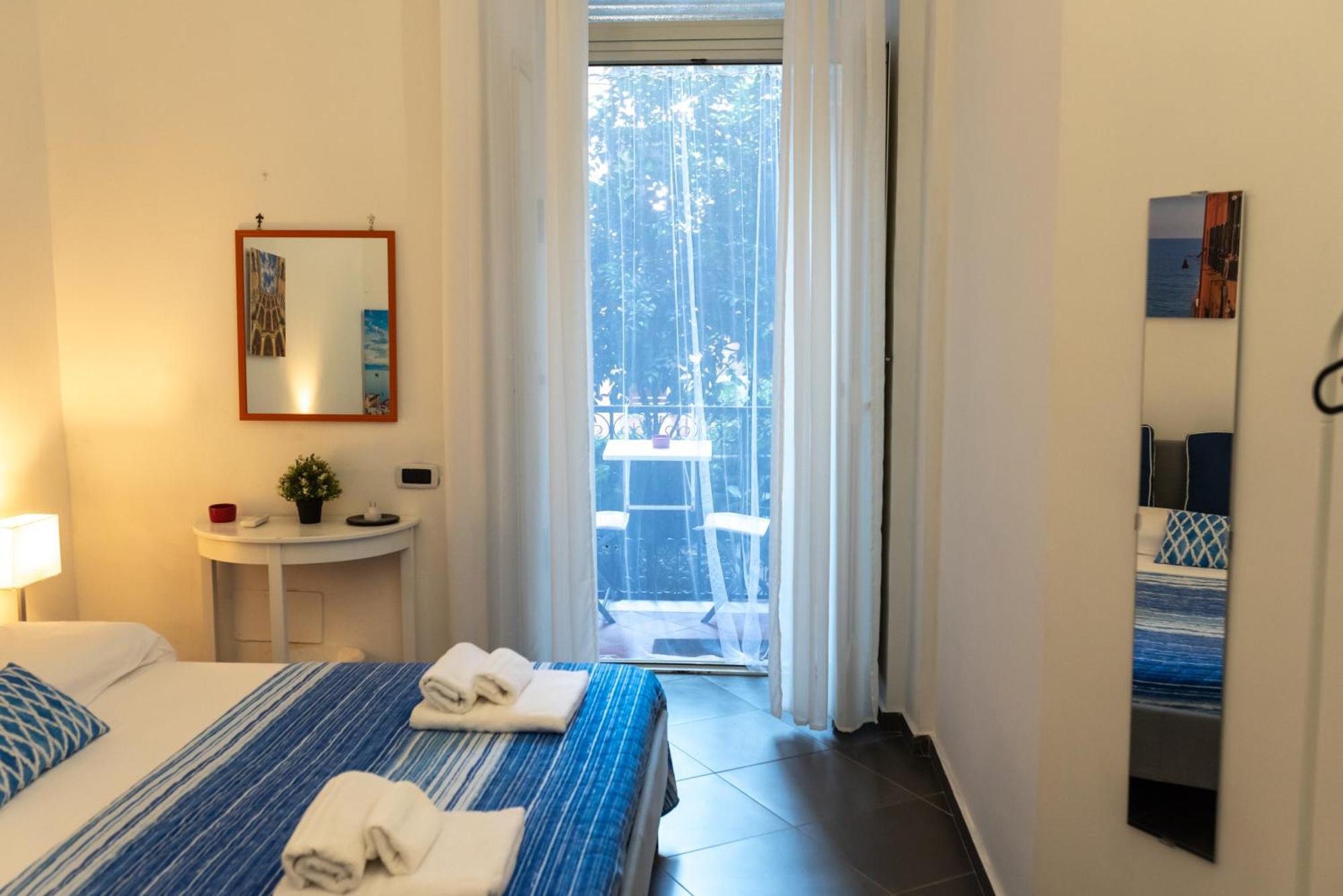 Napoli Sottosopra Chiaia Apartment Exterior photo